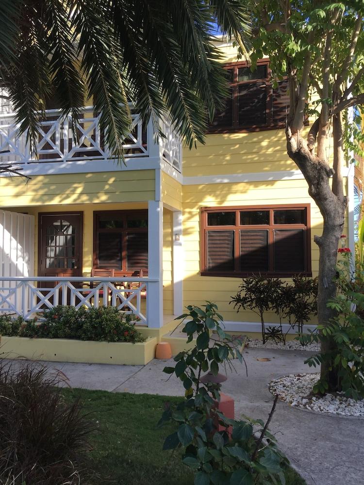 Buccaneer Beach Club Dickenson Bay Eksteriør billede