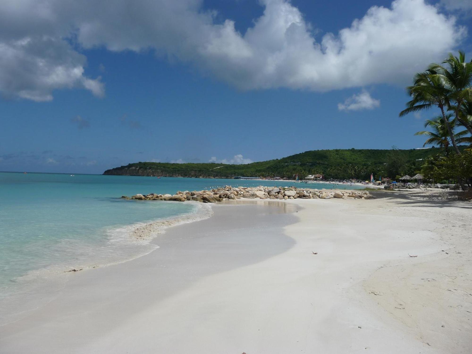 Buccaneer Beach Club Dickenson Bay Eksteriør billede