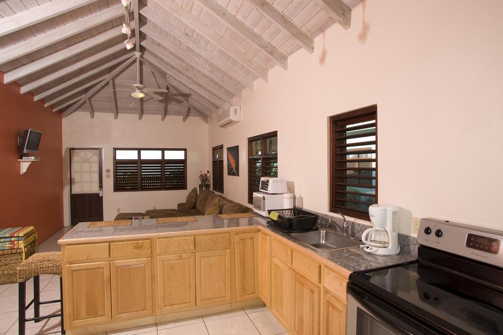 Buccaneer Beach Club Dickenson Bay Eksteriør billede