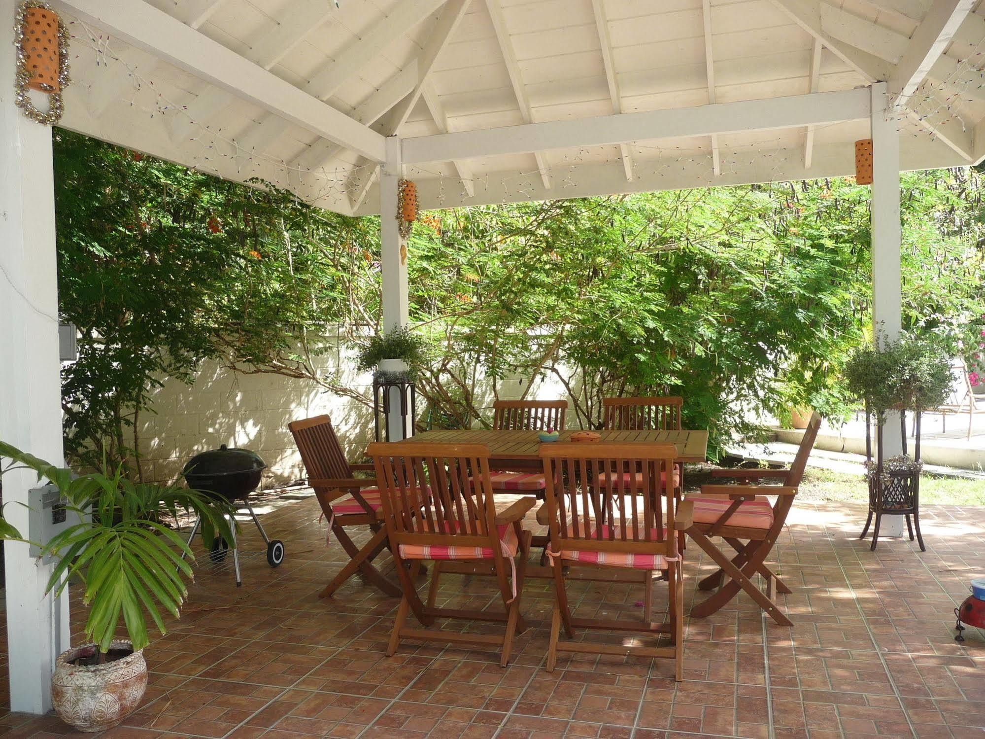 Buccaneer Beach Club Dickenson Bay Eksteriør billede